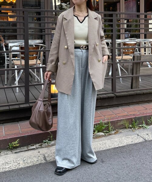 Thevon(ゼボン)の「バイカラーキーネックリブニット(ニット/セーター・レディース・アイボリー/ブラック/グレー/グリーン・FREE)」の12枚目の写真