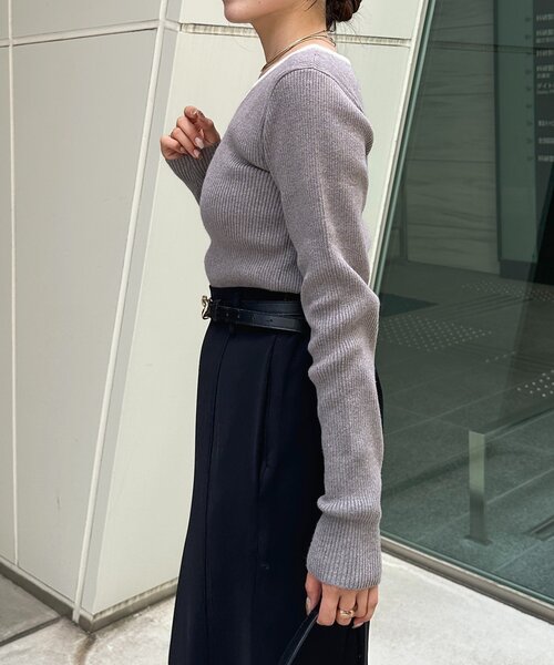 Thevon(ゼボン)の「バイカラーキーネックリブニット(ニット/セーター・レディース・アイボリー/ブラック/グレー/グリーン・FREE)」の22枚目の写真