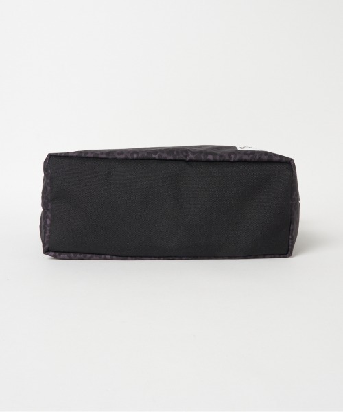 HELIOPOLE（エリオポール）の「CARRY ALL BAG（ショルダーバッグ・レディース・ブラック/ダークブラウン・FREE）」の5枚目の写真