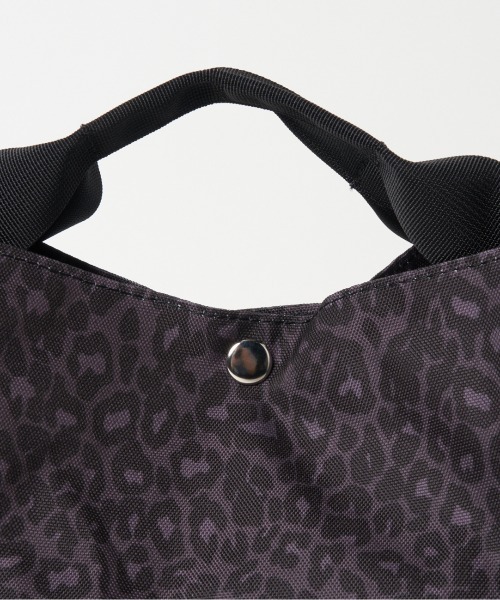 HELIOPOLE（エリオポール）の「CARRY ALL BAG（ショルダーバッグ・レディース・ブラック/ダークブラウン・FREE）」の9枚目の写真