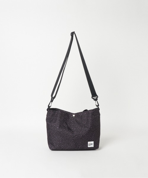 HELIOPOLE（エリオポール）の「CARRY ALL BAG（ショルダーバッグ・レディース・ブラック/ダークブラウン・FREE）」の12枚目の写真