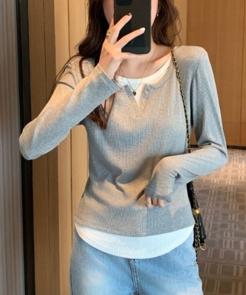 cammie(キャミー)の「キーネックレイヤードトップス(Tシャツ/カットソー・レディース・ダークグレー/ライトグレー/ブラック・M/L)」の8枚目の写真