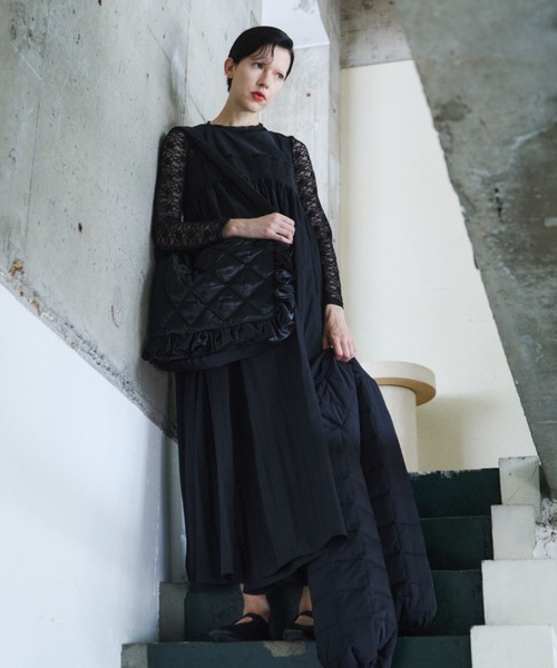 PERNA（ペルナ）の「まくらキルティングショルダーバッグ（ショルダーバッグ・レディース・ブラック/ホワイト・FREE）」の7枚目の写真