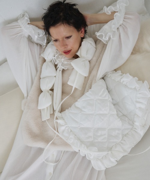 PERNA（ペルナ）の「まくらキルティングショルダーバッグ（ショルダーバッグ・レディース・ブラック/ホワイト・FREE）」の5枚目の写真