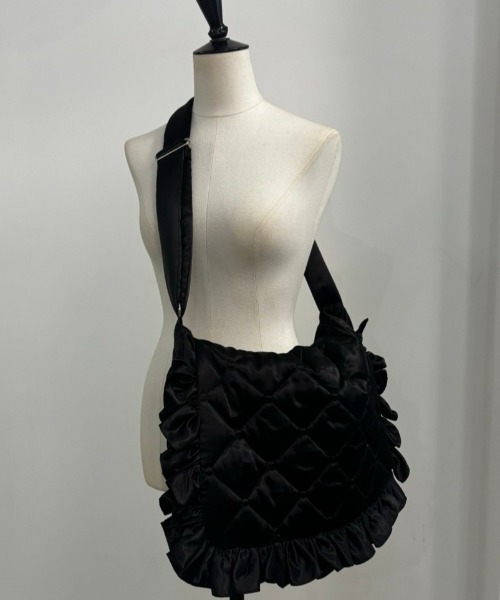 PERNA（ペルナ）の「まくらキルティングショルダーバッグ（ショルダーバッグ・レディース・ブラック/ホワイト・FREE）」の10枚目の写真