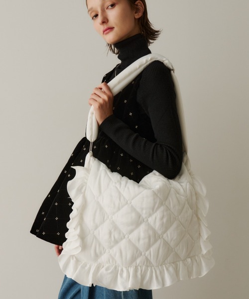 PERNA（ペルナ）の「まくらキルティングショルダーバッグ（ショルダーバッグ・レディース・ブラック/ホワイト・FREE）」の11枚目の写真