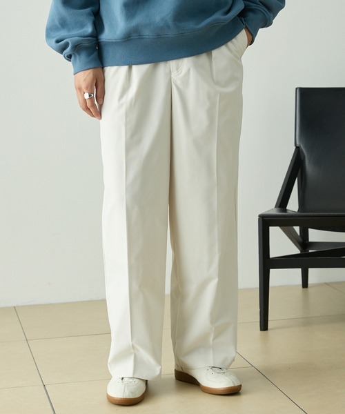 EMMA CLOTHES（エマクローズ）の「センタークリースタックワイドチノパンツ / UVカット・イージーケア（チノパンツ・メンズ・アイボリー/ブラック/ダークネイビー/ベージュ・M/S/L）」の17枚目の写真