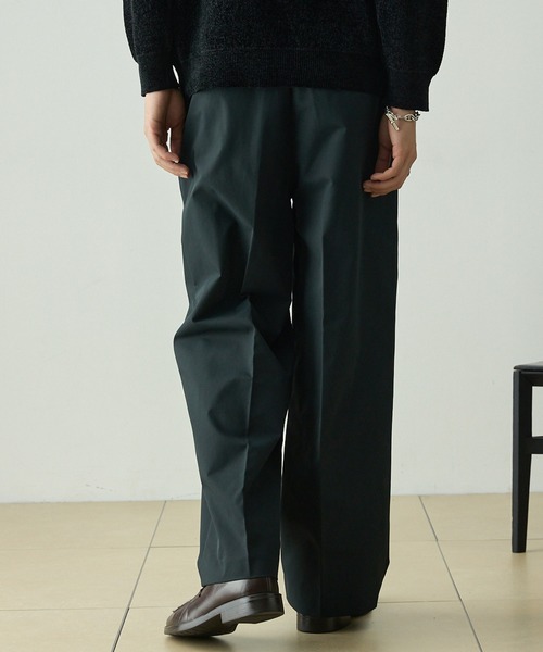 EMMA CLOTHES（エマクローズ）の「センタークリースタックワイドチノパンツ / UVカット・イージーケア（チノパンツ・メンズ・アイボリー/ブラック/ダークネイビー/ベージュ・M/S/L）」の9枚目の写真