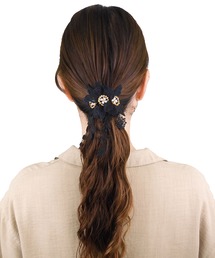 Zoule（ゾーラ）の「Zoule ゾーラ：embroidery　cuff94　フラワー刺繍　ヘアーカフス（ヘアピン）」