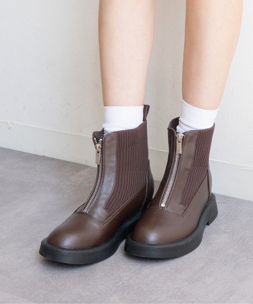 Fabby fabby（ファビィーファビィー）の「サイドニットセンタージップデザインブーツ（ブーツ・レディース・ブラック/ブラウン/シルバー・MEDIUM/LARGE）」の2枚目の写真