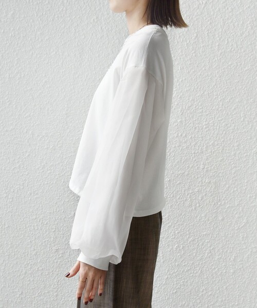 SHIPS（シップス）の「【WEB限定】〈手洗い可能〉シアー コンビ 裾 ドロスト プルオーバー（Tシャツ/カットソー・レディース・ブラウン/オフホワイト/ブラック/ライトブルー・ONE SIZE）」の7枚目の写真