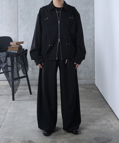 Confirm(コンファーム)の「プリーツ リベット ショート ダブルジップブルゾン ユニセックス(ブルゾン・メンズ・ブラック/グレー・M/L)」の15枚目の写真