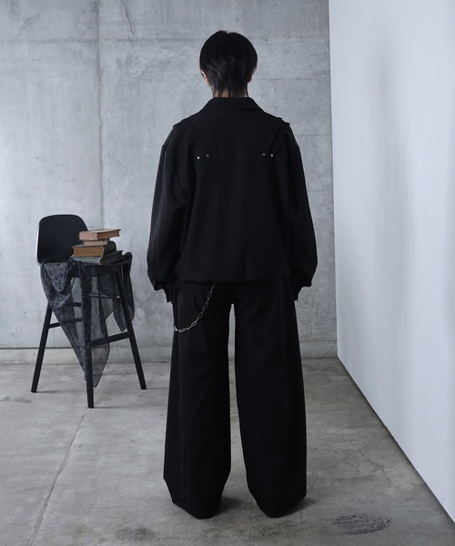 Confirm(コンファーム)の「プリーツ リベット ショート ダブルジップブルゾン ユニセックス(ブルゾン・メンズ・ブラック/グレー・M/L)」の20枚目の写真