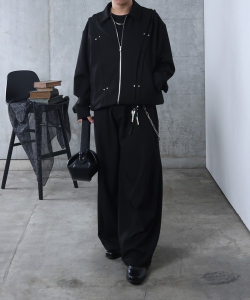 Confirm(コンファーム)の「プリーツ リベット ショート ダブルジップブルゾン ユニセックス(ブルゾン・メンズ・ブラック/グレー・M/L)」の18枚目の写真