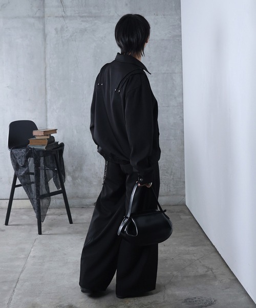 Confirm(コンファーム)の「プリーツ リベット ショート ダブルジップブルゾン ユニセックス(ブルゾン・メンズ・ブラック/グレー・M/L)」の10枚目の写真