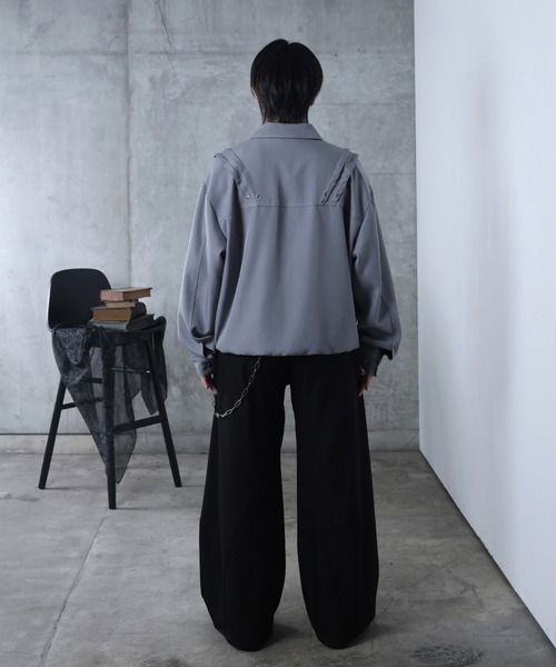 Confirm(コンファーム)の「プリーツ リベット ショート ダブルジップブルゾン ユニセックス(ブルゾン・メンズ・ブラック/グレー・M/L)」の8枚目の写真