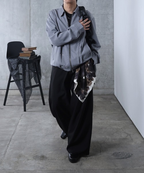 Confirm(コンファーム)の「プリーツ リベット ショート ダブルジップブルゾン ユニセックス(ブルゾン・メンズ・ブラック/グレー・M/L)」の19枚目の写真