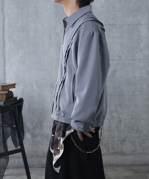 Confirm(コンファーム)の「プリーツ リベット ショート ダブルジップブルゾン ユニセックス(ブルゾン・メンズ・ブラック/グレー・M/L)」の9枚目の写真