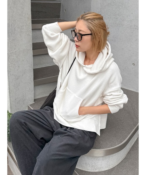 Ungrid(アングリッド)の「【WEB限定】スリットワイドパーカー(パーカー・レディース・ブラック/ライトグレー/モカ/オフホワイト・FREE)」の15枚目の写真