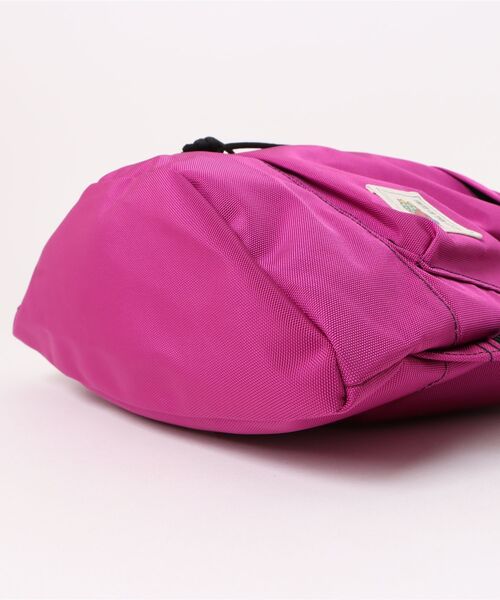 FRUIT OF THE LOOM(フルーツオブザルーム)の「FRUIT OF THE LOOM/フルーツオブザルーム COLOR PURSE BACKPACK(バックパック/リュック・レディース・グリーン/レッド/ピンク/イエロー/ベージュ/カーキ/ブラック/杢グレー・ONE SIZE)」の11枚目の写真