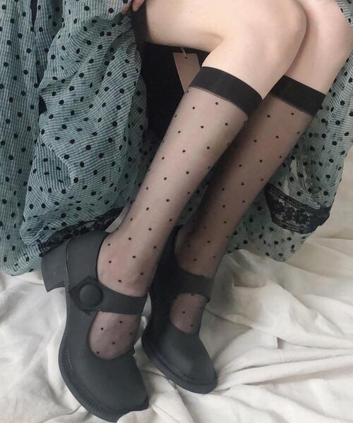 WEGO（ウィゴー）の「WEGO/ドット柄シアーハイソックス（ソックス/靴下・レディース・ブラック・23-25cm）」の2枚目の写真