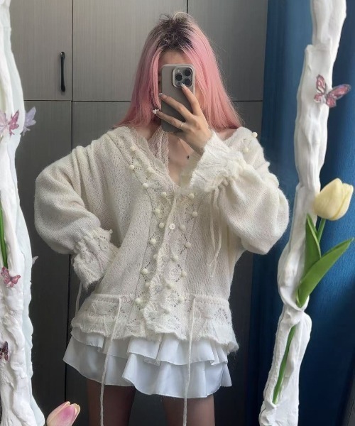 VIBGYOR（ヴィブジョー）の「【LAMPOON】ポンポンニットカーディガン（カーディガン/ボレロ・レディース・グレー/アイボリー・FREE）」の5枚目の写真