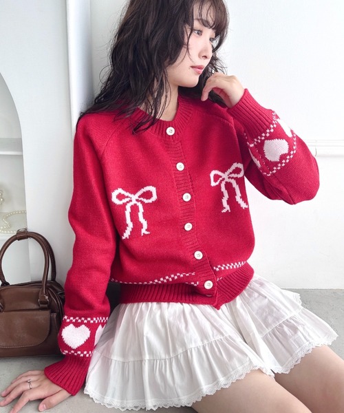 Loueme(ルエム)の「リボンハートジャガードニットカーディガン(カーディガン/ボレロ・レディース・レッド/アイボリー/グレー・FREE)」の1枚目の写真