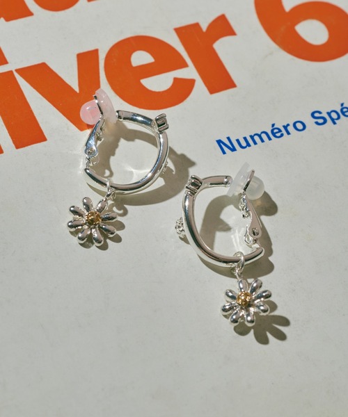 GOLDY（ゴールディ）の「リトル ブルーム イヤリング（イヤリング・レディース・シルバー/ゴールド/シルバー×ゴールド・FREE）」の2枚目の写真