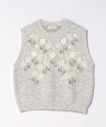 Erdu&Lily（エルドゥアンドリリー）の「立体フラワー刺繍ニットベスト（ベスト）」