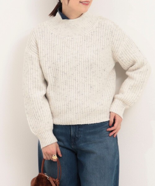 MICO COULIER（ミコクリエ）の「ラメホイルフレンチモックネックプルオーバーニット（ニット/セーター・レディース・ベージュ/ピンク/オフホワイト/サックスブルー・38）」の2枚目の写真