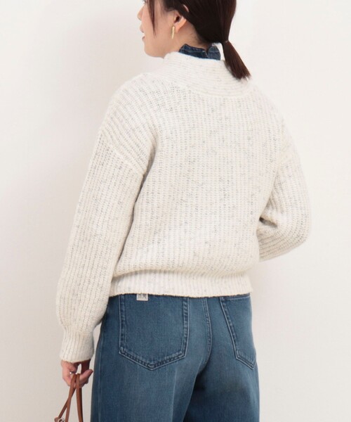 MICO COULIER（ミコクリエ）の「ラメホイルフレンチモックネックプルオーバーニット（ニット/セーター・レディース・ベージュ/ピンク/オフホワイト/サックスブルー・38）」の17枚目の写真