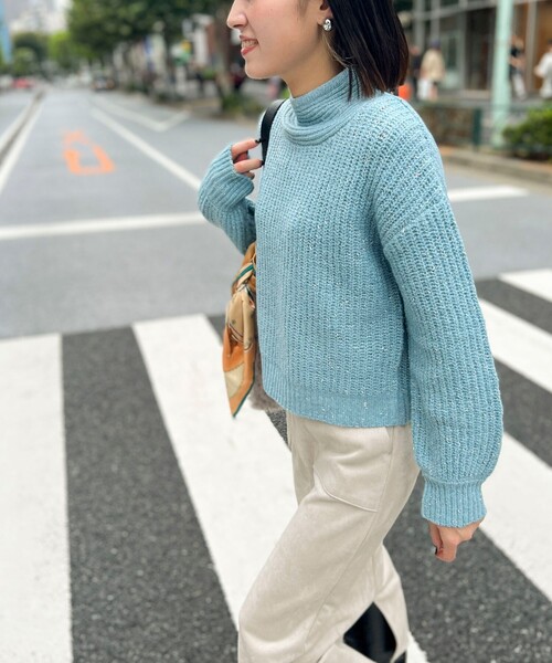 MICO COULIER（ミコクリエ）の「ラメホイルフレンチモックネックプルオーバーニット（ニット/セーター・レディース・ベージュ/ピンク/オフホワイト/サックスブルー・38）」の22枚目の写真