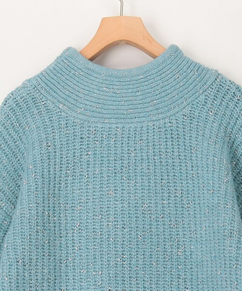 MICO COULIER（ミコクリエ）の「ラメホイルフレンチモックネックプルオーバーニット（ニット/セーター・レディース・ベージュ/ピンク/オフホワイト/サックスブルー・38）」の11枚目の写真