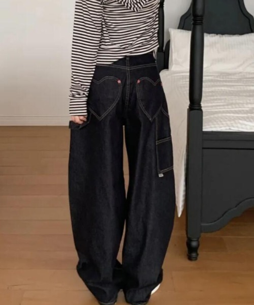 semplice(センプリチェ)の「ハート型バックポケットワイドデニムパンツ(デニムパンツ・レディース・ブラック/ホワイト・S/M/L)」の10枚目の写真