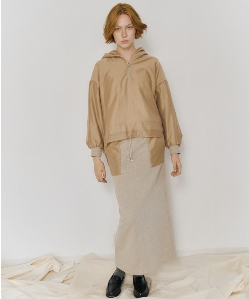 Muel Chic(ミュエルシック)の「Nicosia food pullover ニコシアフードプルオーバー(パーカー・レディース・ベージュ/ダークブラック/オフホワイト・FREE)」の21枚目の写真