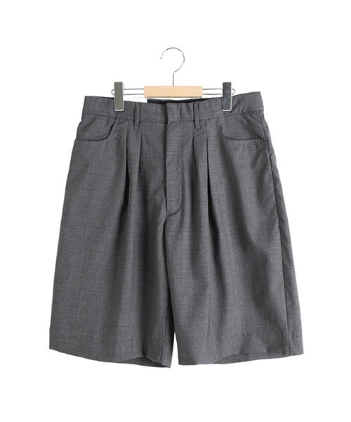 FARAH（ファーラー）の「FARAH / ファーラー：Two Tuck Wide Shorts：FR0501-M4010[AST]（その他パンツ・メンズ・ブラック系その他/グレー系その他・34/32）」の2枚目の写真
