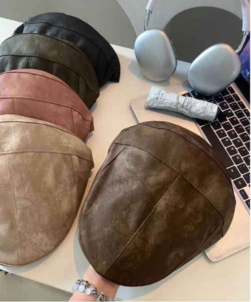 BARELY BLUE（ベアリーブルー）の「【 BARELY BLUE / ベアリーブルー 】 ビンテージ レザー調 ハンチング キャップ（ハンチング/ベレー帽・レディース・ブラウン系/ブラック系/ダークブラウン系/ダークグリーン系/ピンク系・FREE）」の6枚目の写真