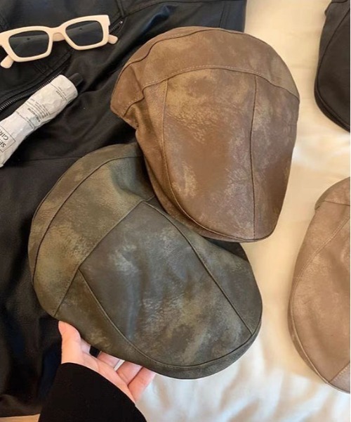 BARELY BLUE（ベアリーブルー）の「【 BARELY BLUE / ベアリーブルー 】 ビンテージ レザー調 ハンチング キャップ（ハンチング/ベレー帽・レディース・ブラウン系/ブラック系/ダークブラウン系/ダークグリーン系/ピンク系・FREE）」の11枚目の写真