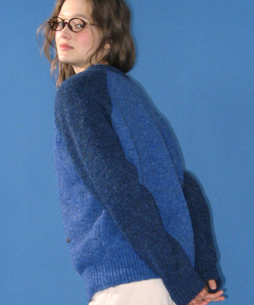 RONRON(ロンロン)の「WOOL RAGLAN KNIT BLUE NAVY(ニット/セーター・レディース・その他・FREE)」の1枚目の写真