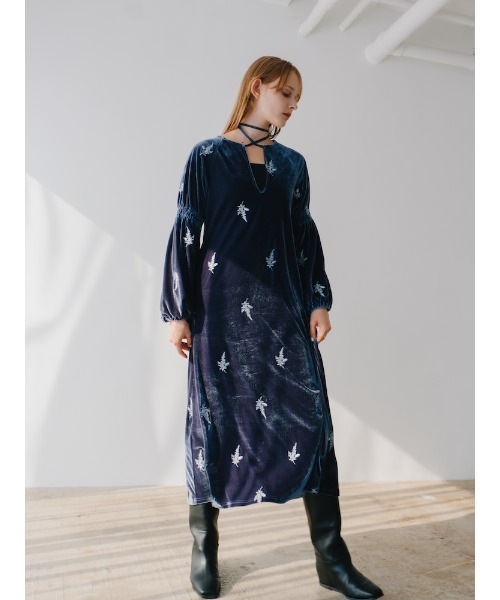sahara(サハラ)の「Velour Embroidery Shirring Sleeve Dress/ベロアエンブロイダリーシャーリングスリーブドレス(ワンピース・レディース・ブラウン/ブラック/グレイッシュブルー・FREE)」の17枚目の写真