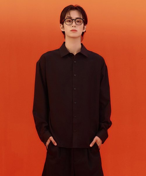 CHASECULT(チェイスカルト)の「男性ソリッドベーシックシャツ-CEZK5401B09(シャツ/ブラウス・メンズ・ライトグレー・100/105/95)」の2枚目の写真
