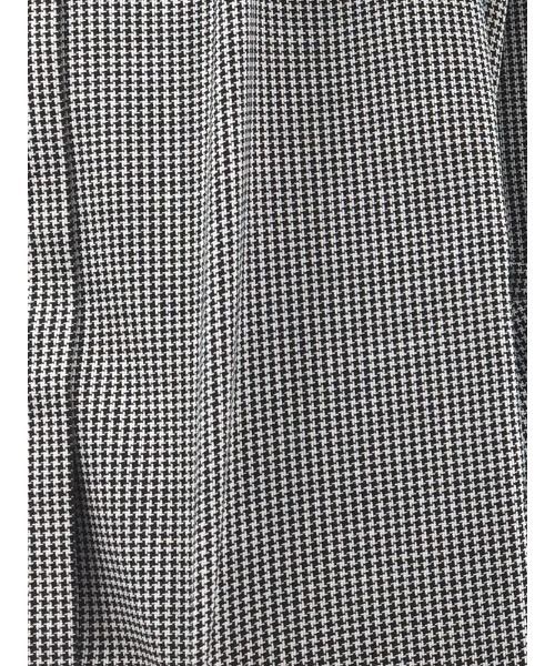 Perfect Suit FActory(パーフェクトスーツファクトリー)の「【ノンアイロン】長袖ワイシャツ【クラシコ】BLACK TRAD 先染め千鳥柄 ブラック(ビジネスシャツ・メンズ・ブラック・首回り37cm-裄丈80cm/首回り39cm-裄丈82cm/首回り41cm-裄丈84cm/首回り43cm-裄丈86cm)」の2枚目の写真