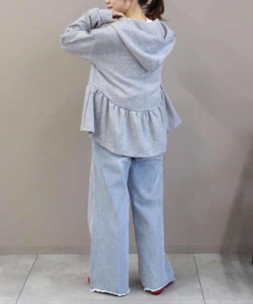 pufe（ピュフェ）の「【pufe】ペプラムフードパーカー（パーカー・レディース・グレー/ブラック・ONESIZE）」の16枚目の写真