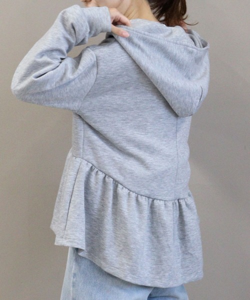 pufe（ピュフェ）の「【pufe】ペプラムフードパーカー（パーカー・レディース・グレー/ブラック・ONESIZE）」の18枚目の写真