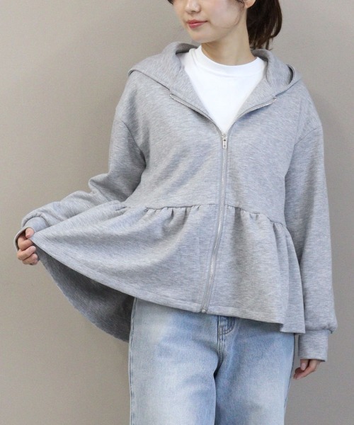 pufe（ピュフェ）の「【pufe】ペプラムフードパーカー（パーカー・レディース・グレー/ブラック・ONESIZE）」の20枚目の写真