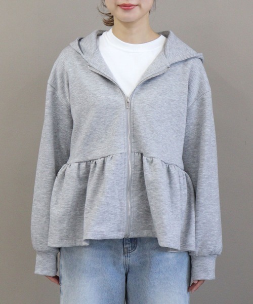 pufe（ピュフェ）の「【pufe】ペプラムフードパーカー（パーカー・レディース・グレー/ブラック・ONESIZE）」の10枚目の写真