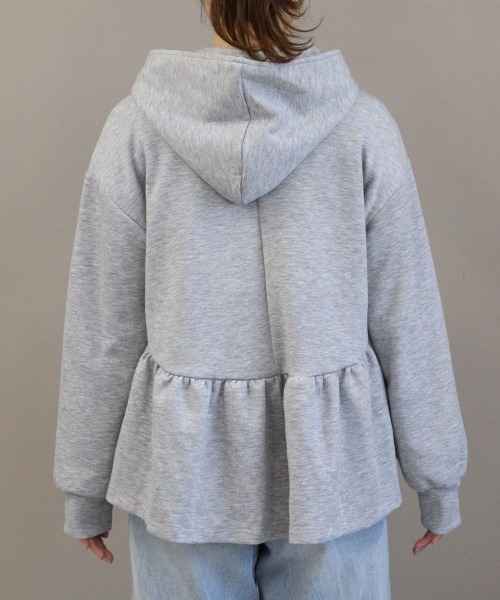 pufe（ピュフェ）の「【pufe】ペプラムフードパーカー（パーカー・レディース・グレー/ブラック・ONESIZE）」の12枚目の写真