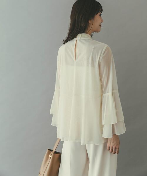 URBAN RESEARCH ROSSO WOMEN（アーバンリサーチ　ロッソ）の「シアーラメチュールフレアスリーブブラウス（シャツ/ブラウス・レディース・オフホワイト/ブラック・FREE）」の4枚目の写真