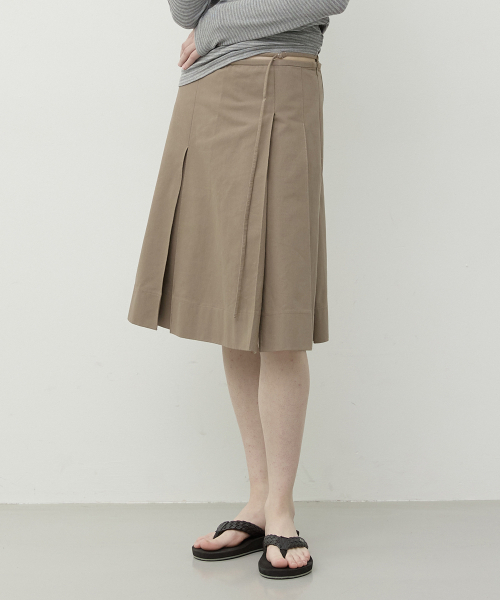 CITYBREEZE(シティブリーズ)の「プリーツベルトミディスカート_BROWN(スカート・レディース・ブラウン・SMALL/MEDIUM)」の1枚目の写真