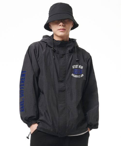 ARTISTWEAR（アーティストウェア）の「[ATW]エクスビションフード風防（ナイロンジャケット・レディース・ブラック・MEDIUM/LARGE/X-LARGE/XX-LARGE）」の3枚目の写真